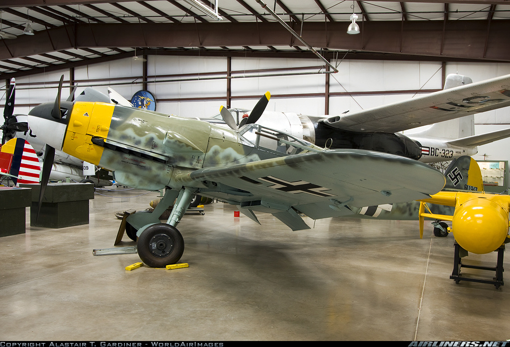 Messerschmitt Bf 109G-10 U4 con número de Serie 611943 Yellow 13 conservado en el Planes of Fame en Valle, Arizona