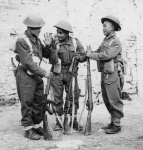 Gurkas nepalíes de la 8ª División de Infantería India en Cassino