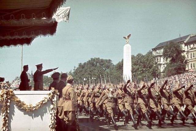 Desfile de la Legión Cóndor en Berlín después de su regreso de España, 1939