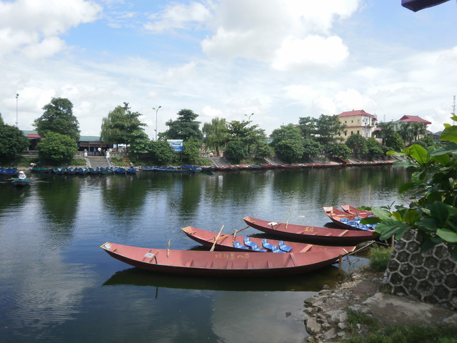 Vietnam y Angkor: 25 días a nuestro aire (Actualizado con fotos!!!) - Blogs de Vietnam - Etapa 1: Hanoi y Pagoda del Perfume (8)