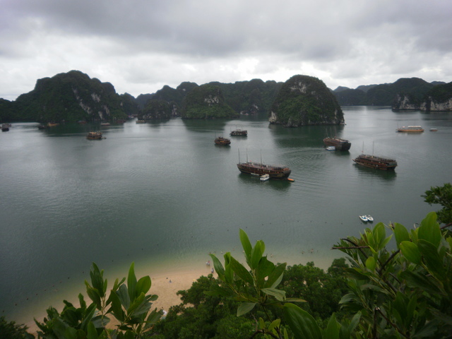 Vietnam y Angkor: 25 días a nuestro aire (Actualizado con fotos!!!) - Blogs de Vietnam - Etapa 3: Bahía de Halong (5)